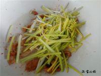 肉丝炒蒜黄的做法步骤7