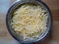 鸡蛋土豆饼的做法步骤2