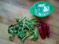 酸辣鸡蛋汤的做法步骤2