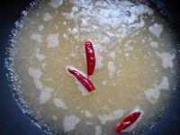 酸辣鸡蛋汤的做法步骤3