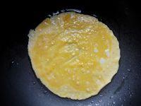 黑芝麻鸡蛋卷的做法步骤3