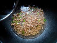 青红椒肉末粉条的做法步骤7