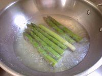 鲍汁芦笋的做法步骤3