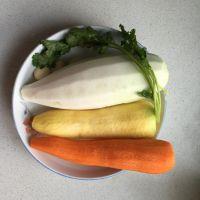 清炒三色萝卜球的做法步骤1