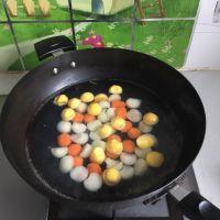 清炒三色萝卜球的做法步骤4