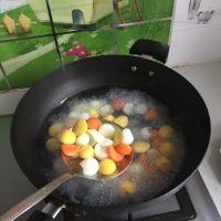 清炒三色萝卜球的做法步骤5