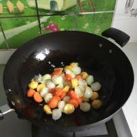 清炒三色萝卜球的做法步骤8