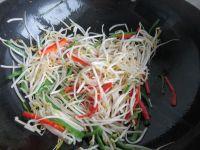 绿豆芽炒鸡蛋的做法步骤8