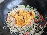 绿豆芽炒鸡蛋的做法步骤9