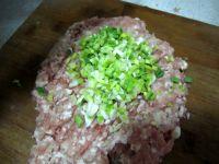 荸荠肉丸的做法步骤3