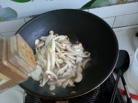 菌菇小炒的做法步骤5