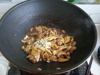 菌菇小炒的做法步骤7
