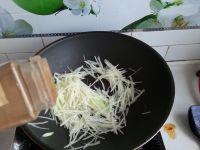 土豆丝炒松柳苗的做法步骤5