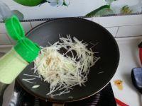 土豆丝炒松柳苗的做法步骤6