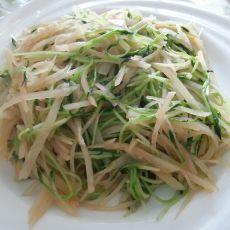 土豆丝炒松柳苗