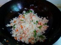 虾仁鸡蛋饭的做法步骤8