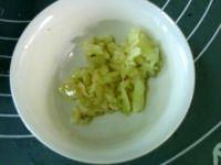 粉蒸蒲公英的做法步骤3