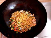 虾丁玉米粒的做法步骤5