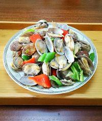 青红辣椒炒花蛤的做法步骤7