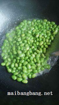 肉丁毛豆烧玉米粒的做法步骤3