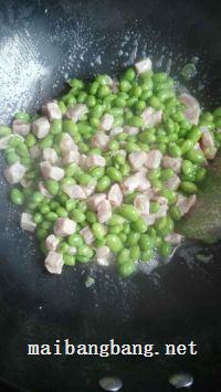 肉丁毛豆烧玉米粒的做法步骤4