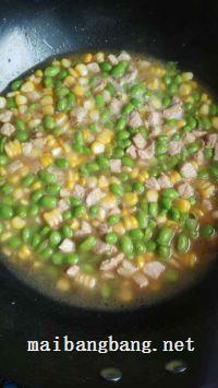 肉丁毛豆烧玉米粒的做法步骤7