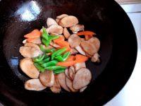 杏鲍菇炒鸡腿肉的做法步骤6