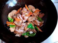 杏鲍菇炒鸡腿肉的做法步骤8