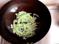 豆角炒鸡丝的做法步骤3