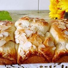 杏仁辫子吐司面包