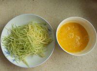 嫩南瓜培根蛋卷饼的做法步骤2