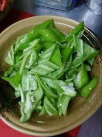 酸辣猪蹄的做法步骤4