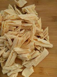 姜丝炒腐竹的做法步骤2