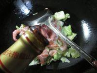 圆白菜炒海虾的做法步骤5