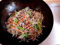 肉炒三丝的做法步骤8