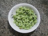 咸肉毛豆煮土豆的做法步骤2