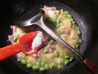 咸肉毛豆煮土豆的做法步骤7