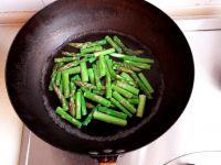 芦笋炒肚条的做法步骤1