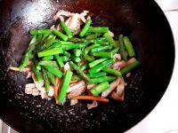芦笋炒肚条的做法步骤7