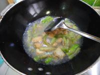 丝瓜烧油豆腐的做法步骤10