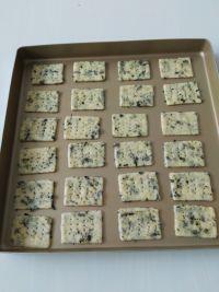 海苔梳打饼干的做法步骤4