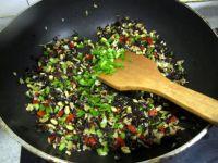 黄豆木耳炒萝卜丁的做法步骤9