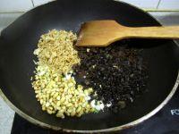 黄豆木耳炒萝卜丁的做法步骤5