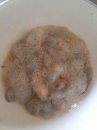 虾仁炒鸡蛋的做法步骤2