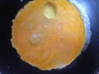 虾仁炒鸡蛋的做法步骤4