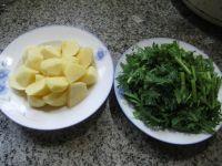 茼蒿煮土豆的做法步骤1