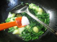 茼蒿煮土豆的做法步骤6