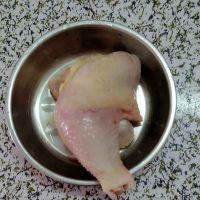 腐竹云耳拌鸡丝的做法步骤1