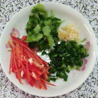 腐竹云耳拌鸡丝的做法步骤3