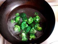 牡蛎焖蛋的做法步骤1